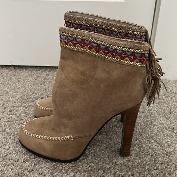 Donald J. Pliner Womens Fringe Mocassin Booties - Size 9.5 - Never Worn - Picture 3 of 4